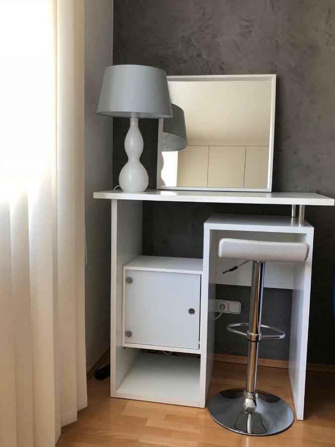 Moderne Ferienwohnung Direkt In Landsberg Am Lech Bagian luar foto
